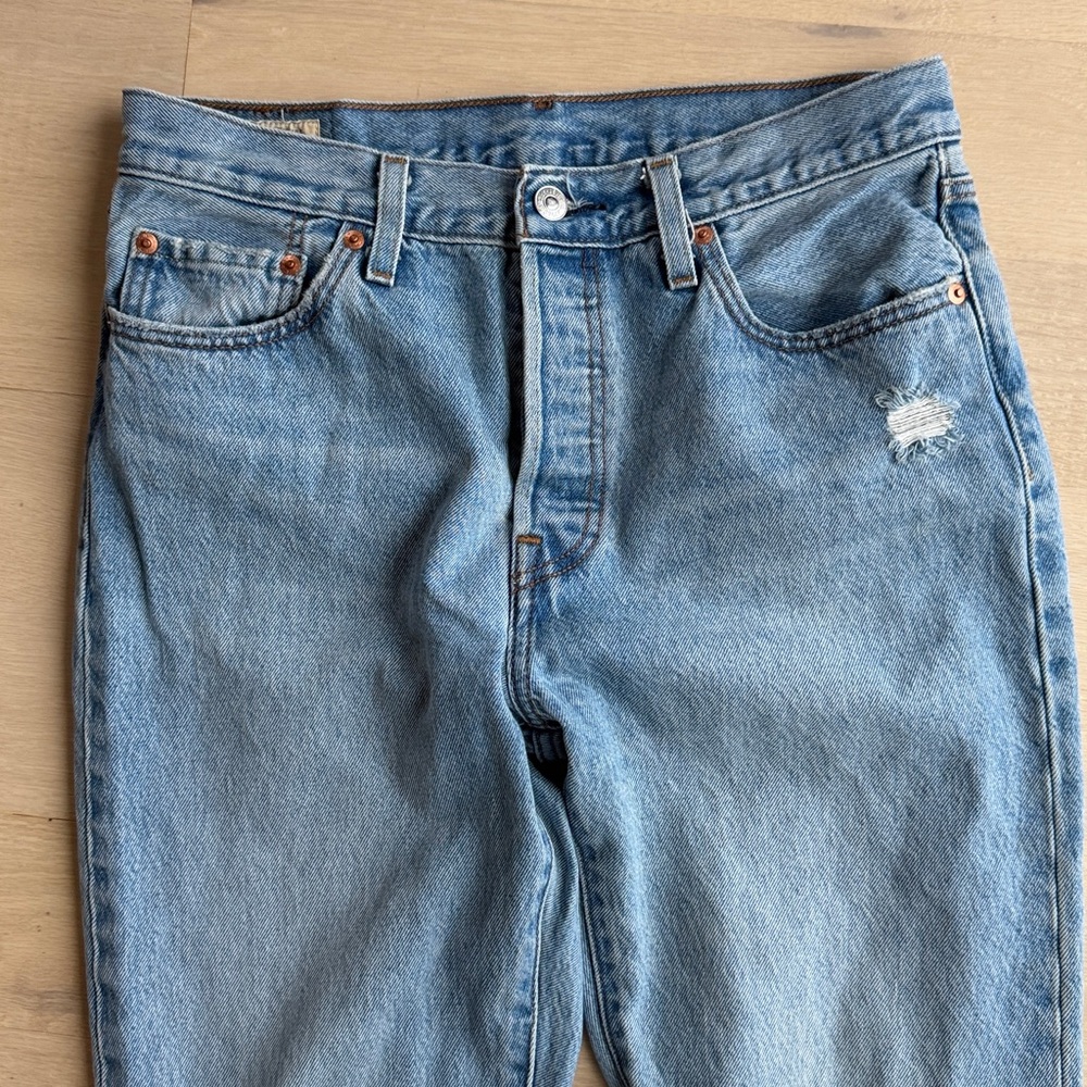 Levi’s - Picture 6 of 9